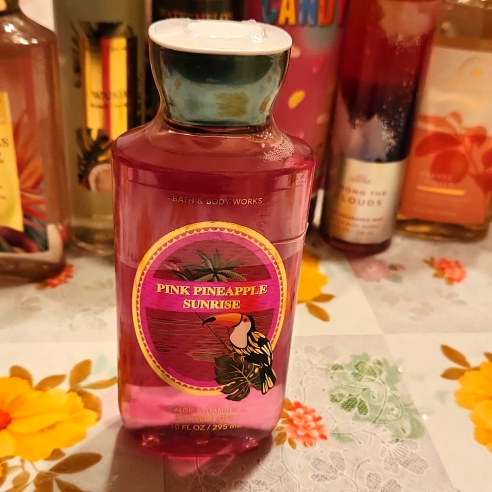 NWT PINK PINEAPPLE SUNRISE